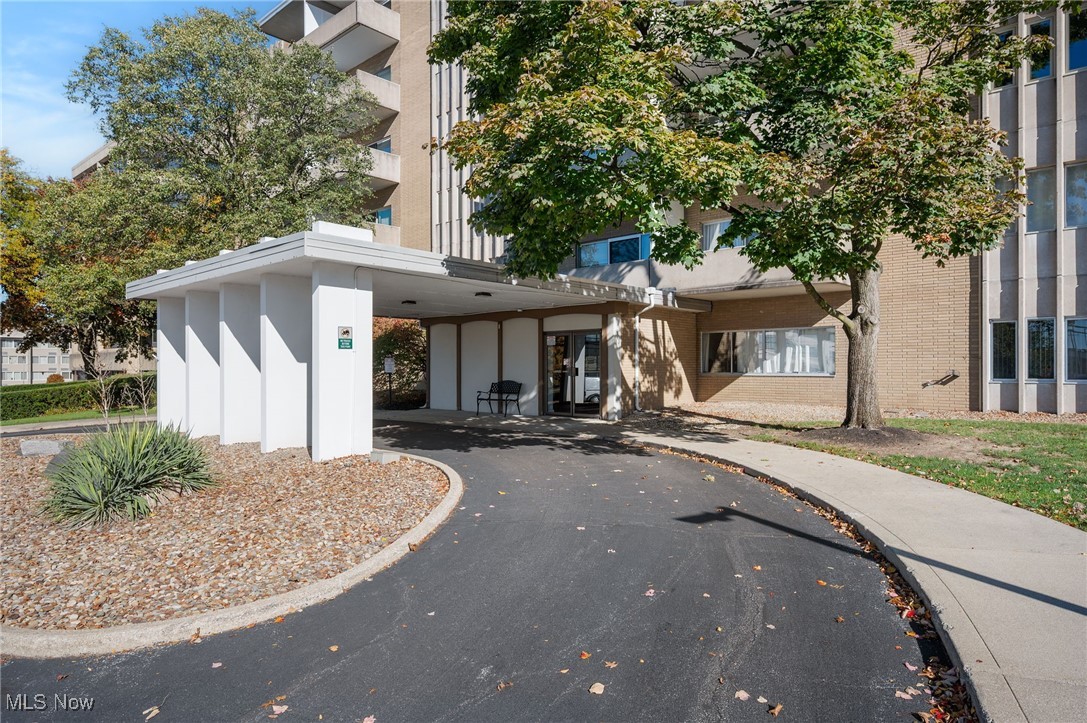 3167 Linden Road 201