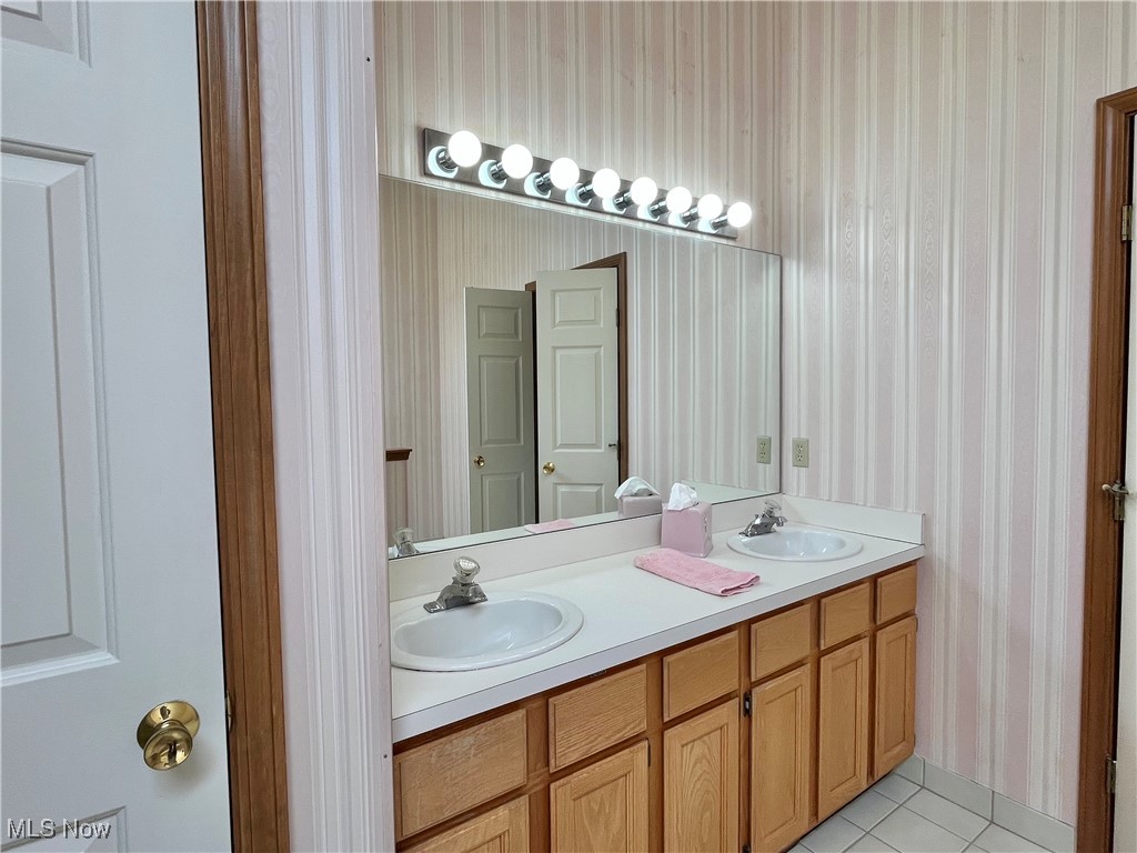 33939 Hanover Woods Trail, Solon, Ohio image 23