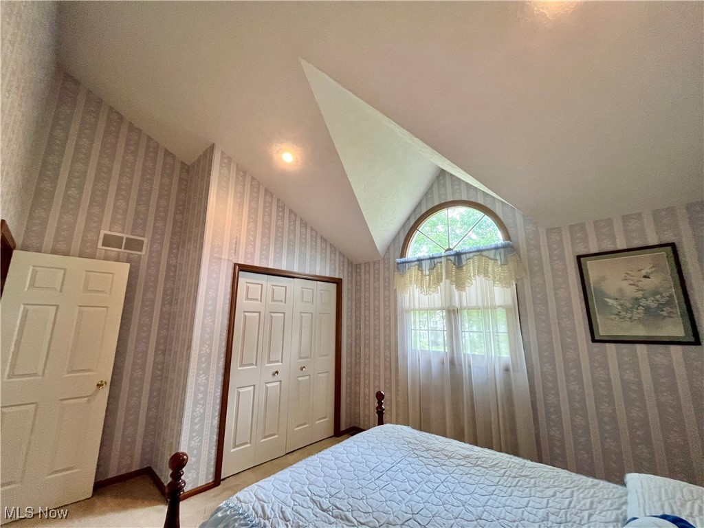33939 Hanover Woods Trail, Solon, Ohio image 31