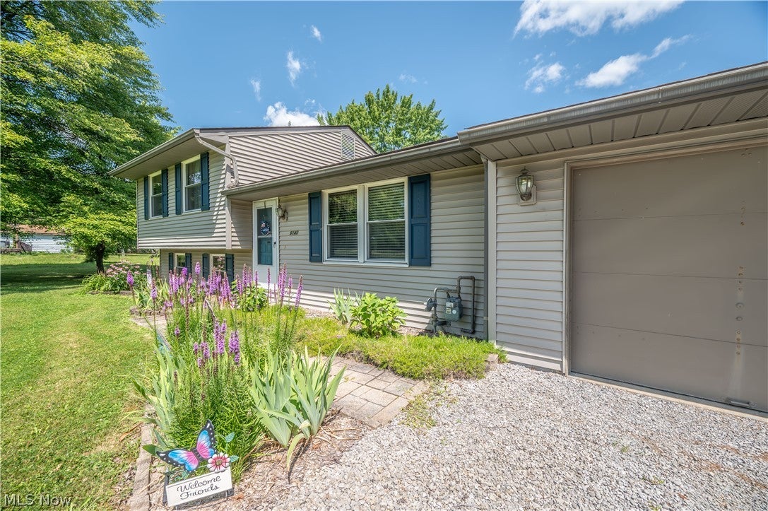 6142 Fairview Road