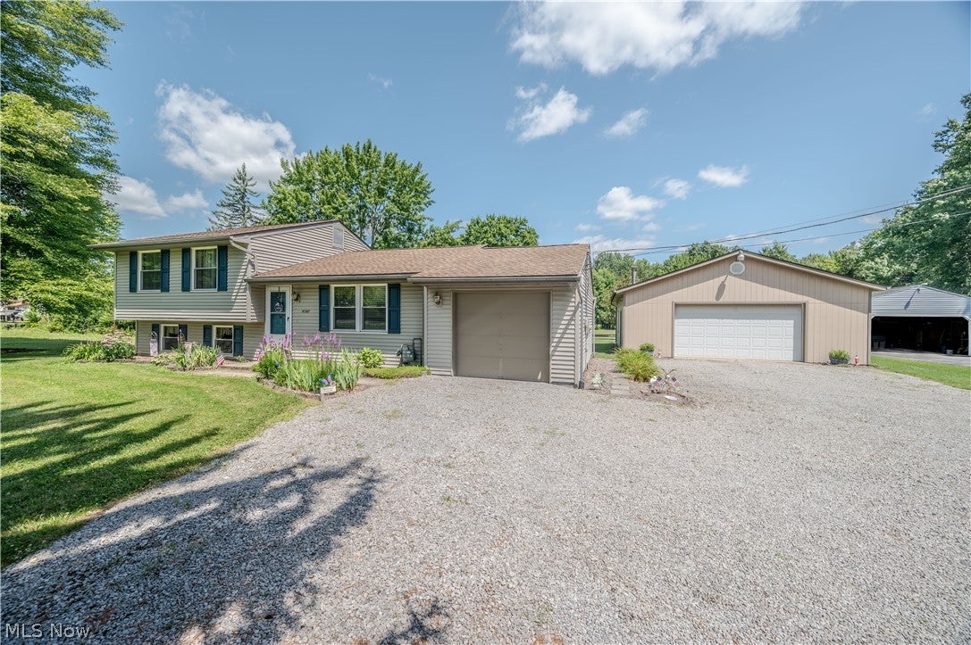 6142 Fairview Road