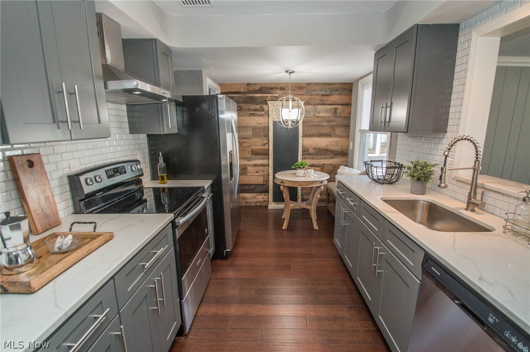 Bonnie Bank Blvd - Residential