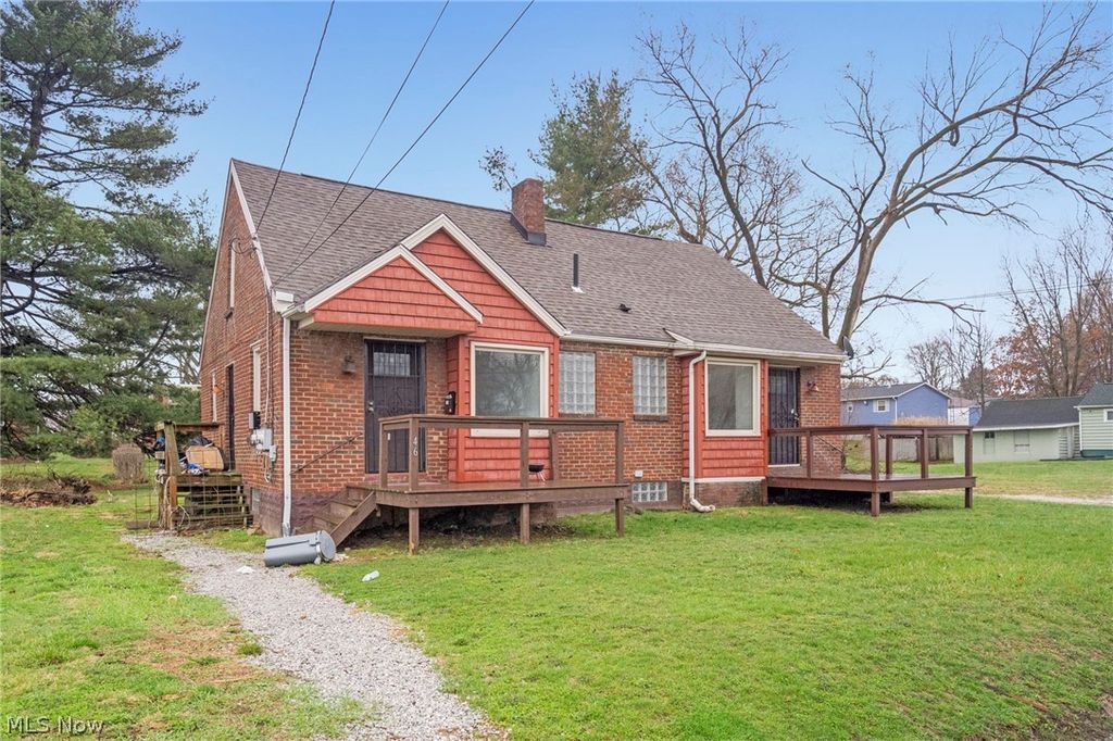 Photo of 442 Fenton Avenue NE, Canton, OH 44704 (MLS # 5191867)