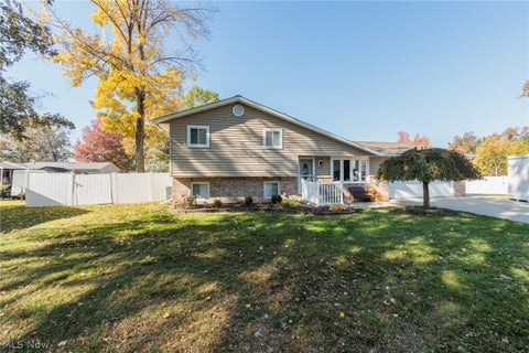 Photo of 1009 Shelby Court, Grafton, OH 44044 (MLS # 5256773)