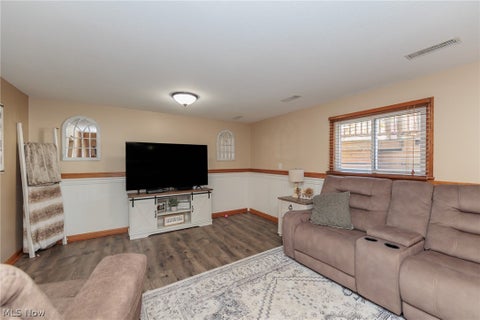 Tiny photo for 1009 Shelby Court, Grafton, OH 44044 (MLS # 5256773)