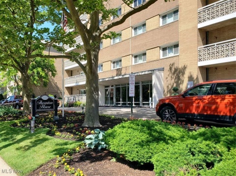 Photo for 3333 Warrensville Center Road 412