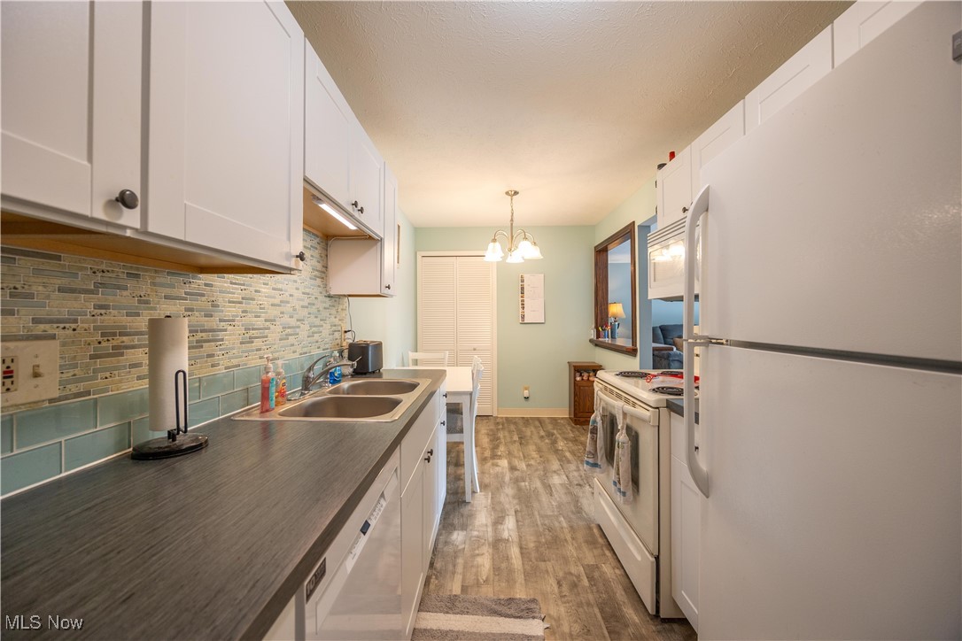 Gardens/Raintree Condos - Residential