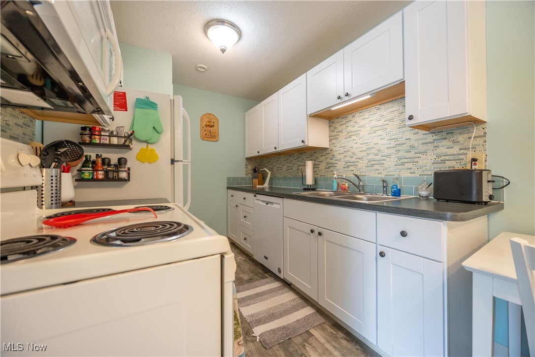 Gardens/Raintree Condos - Residential