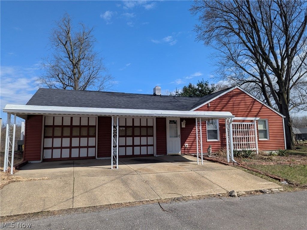 Photo of 686 Portage Lakes Drive, Akron, OH 44319 (MLS # 5194597)