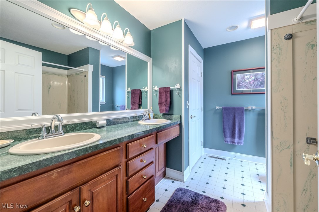 104 Wynewood Place, Chardon, Ohio image 19