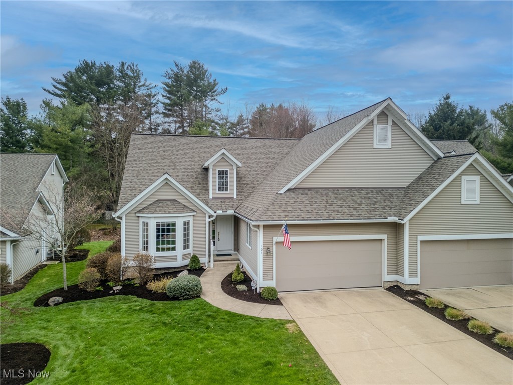 104 Wynewood Place, Chardon, Ohio image 1