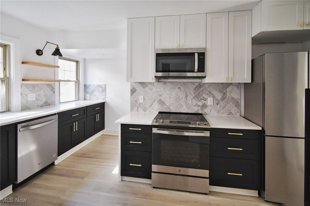 Photo of 17424 Winslow Road, Shaker Heights, OH 44120 (MLS # 5176990)