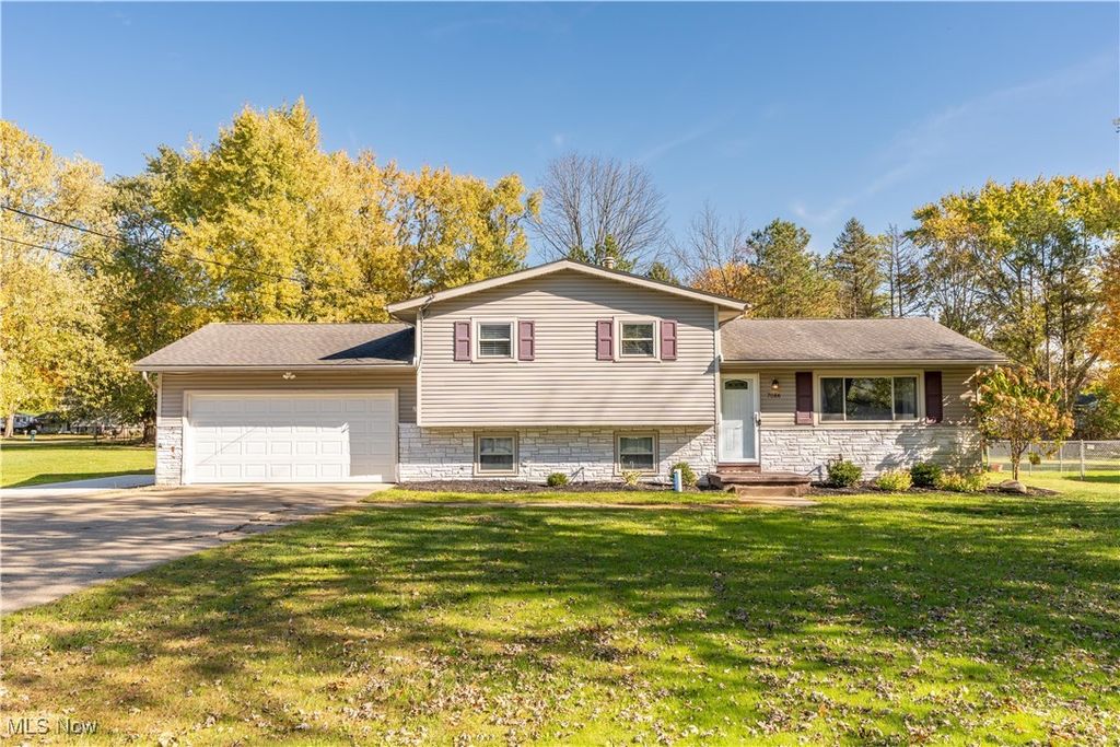 Photo of 7086 Woodell Avenue NE, Canton, OH 44721 (MLS # 5167832)