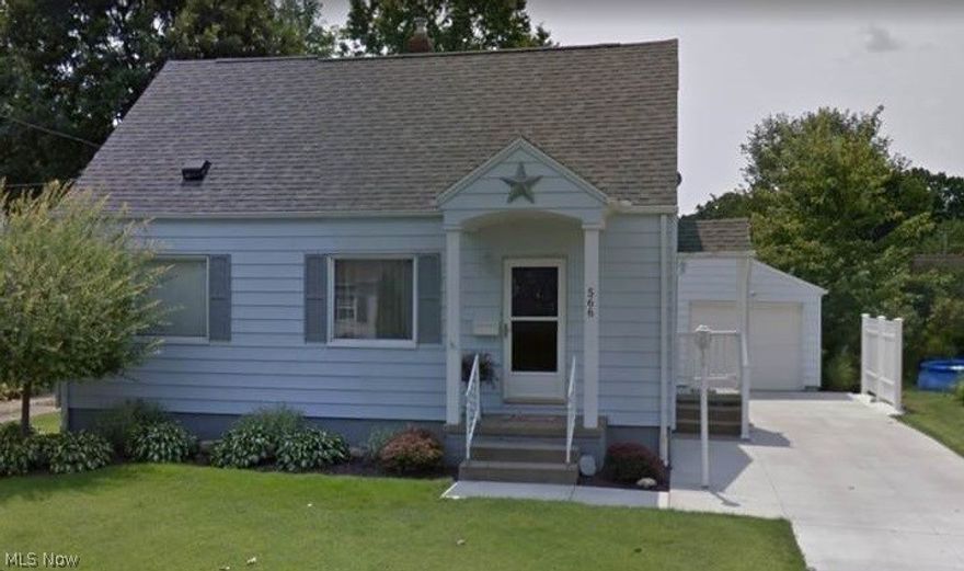 Welcome Home! This glamorous 3 bedroom, 1.5 bath, move in ready cape cod located on the east side of Barberton, has an updated kitchen, brand new bathroom, hardwood floors throughout, and a great outdoor area. It's within close proximity to the hospital, beautiful Tuscora Park, shopping and restaurants. This is a great place to call home!