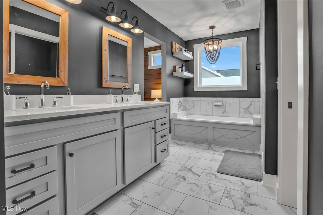 5600 Shadow Ridge Circle, North Canton, Ohio image 21