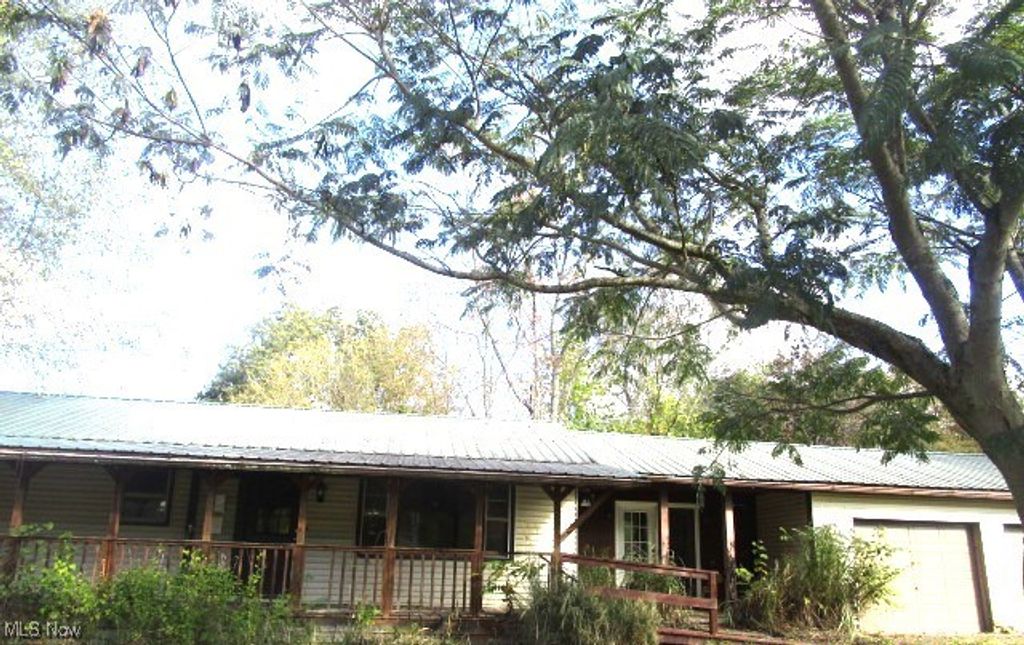 Photo of 950 Federal Road, Little Hocking, OH 45742 (MLS # 5165745)