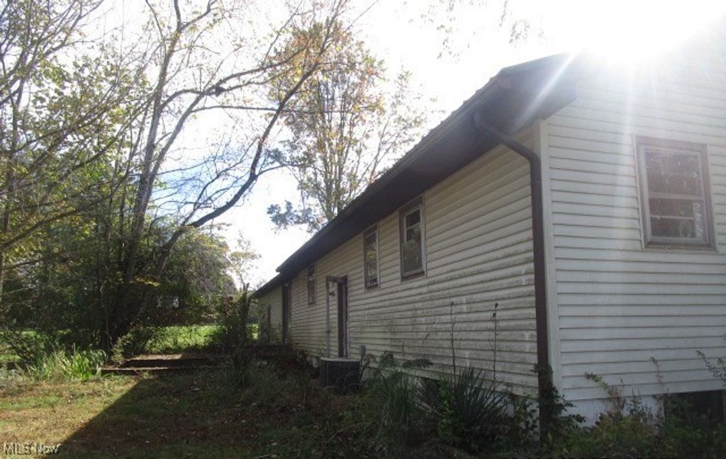 Photo of 950 Federal Road, Little Hocking, OH 45742 (MLS # 5165745)