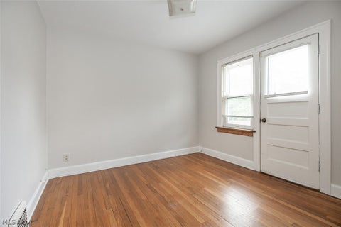 Tiny photo for 912 Cambridge Road #B, Cleveland Heights, OH 44121 (MLS # 5227158)