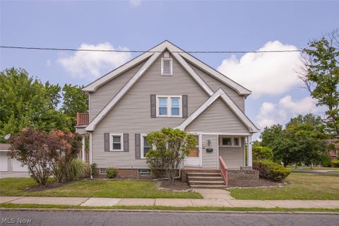 Photo of 912 Cambridge Road #B, Cleveland Heights, OH 44121 (MLS # 5227158)