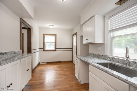 Tiny photo for 912 Cambridge Road #B, Cleveland Heights, OH 44121 (MLS # 5227158)