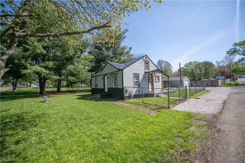 Tiny photo for 324 Charlotte Avenue SE, Canton, OH 44707 (MLS # 5202111)