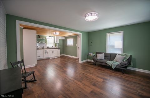 Tiny photo for 324 Charlotte Avenue SE, Canton, OH 44707 (MLS # 5202111)