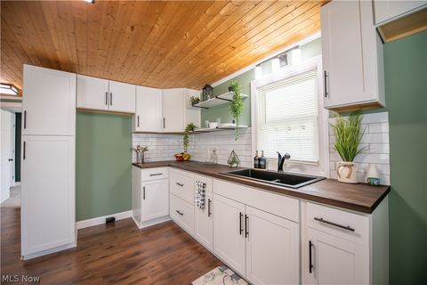 Tiny photo for 324 Charlotte Avenue SE, Canton, OH 44707 (MLS # 5202111)