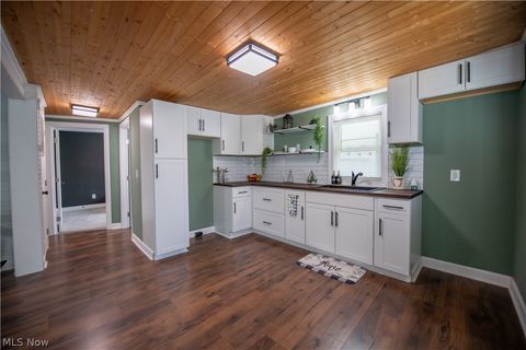 Tiny photo for 324 Charlotte Avenue SE, Canton, OH 44707 (MLS # 5202111)