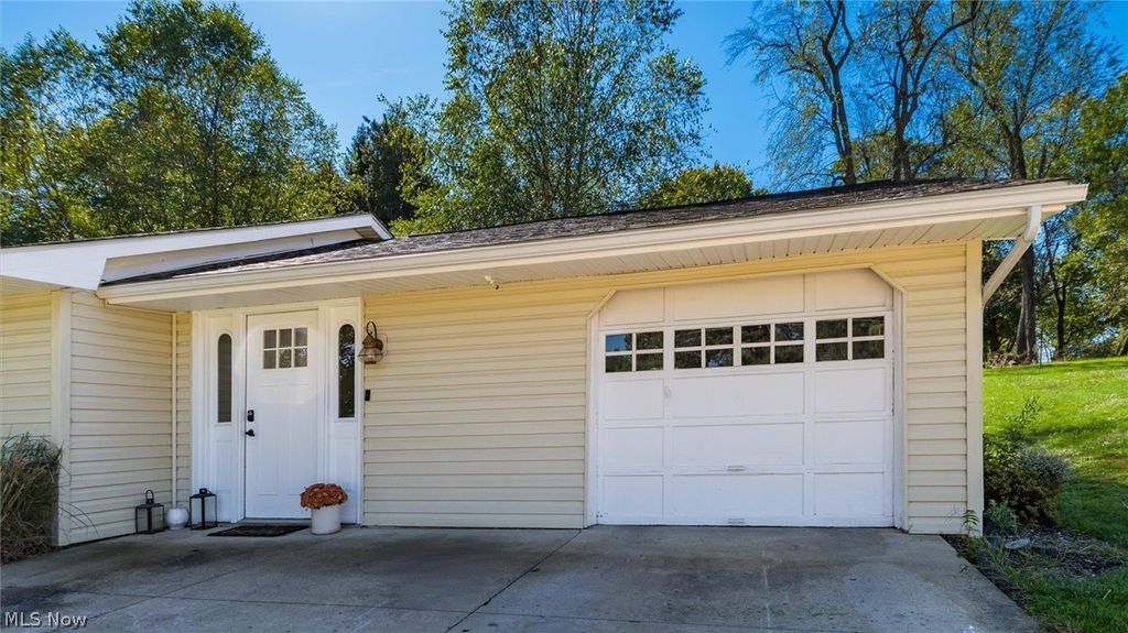 Photo of 270 E Highland Drive, Zanesville, OH 43701 (MLS # 5191754)