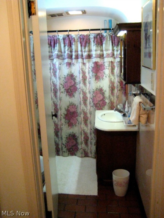 Village/Minerva - Residential