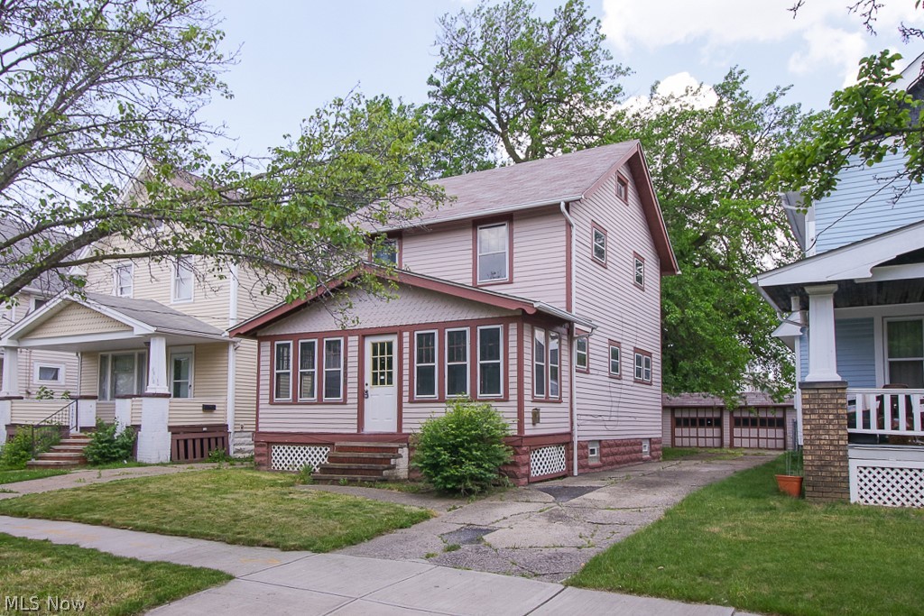 Photo 1 of 32 — 2606 Montclair Avenue, Cleveland, OH 44109