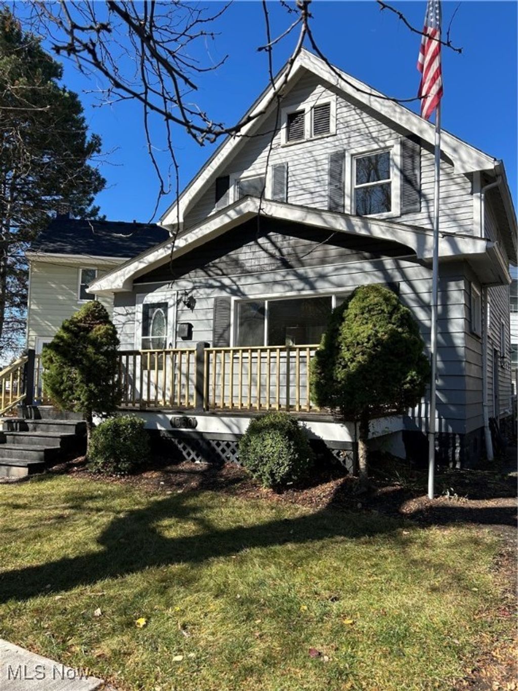 Photo of 1350 Edanola Avenue, Lakewood, OH 44107 (MLS # 5168253)