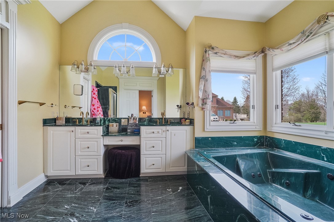 4853 Arbour Green Drive, Akron, Ohio image 28