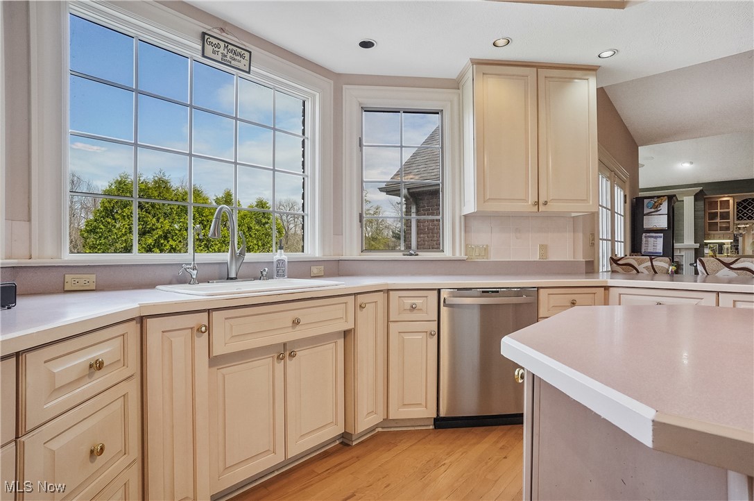 4853 Arbour Green Drive, Akron, Ohio image 12