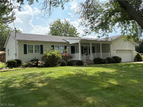 Photo of 5691 Cherrywood Drive, Lorain, OH 44053 (MLS # 5238063)