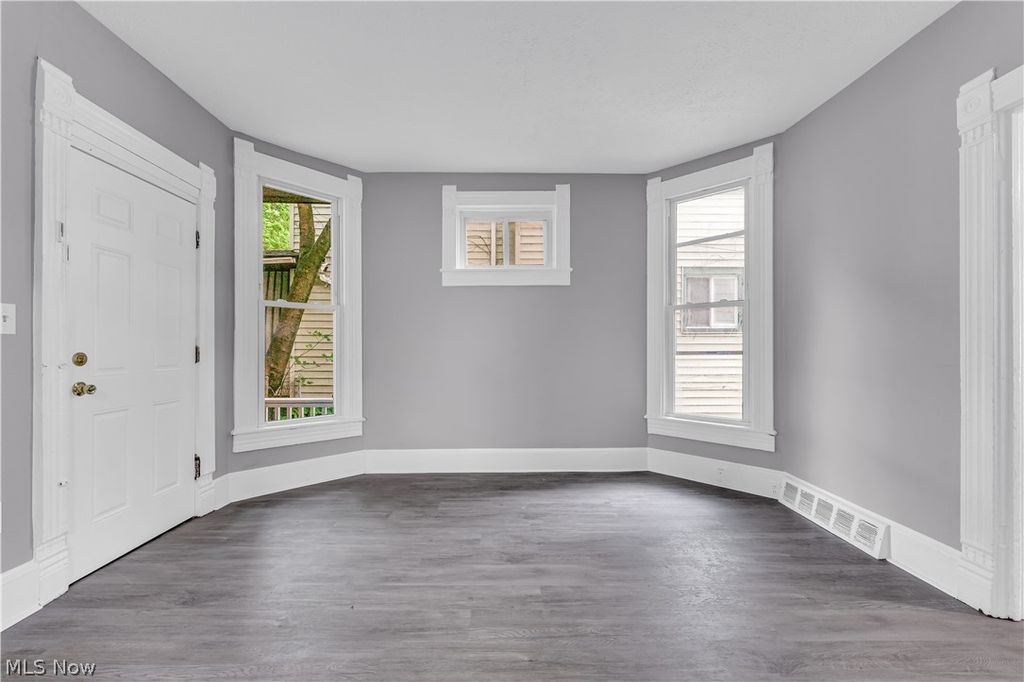 Photo of 2050 W 83rd Street #1/DN, Cleveland, OH 44102 (MLS # 5214358)