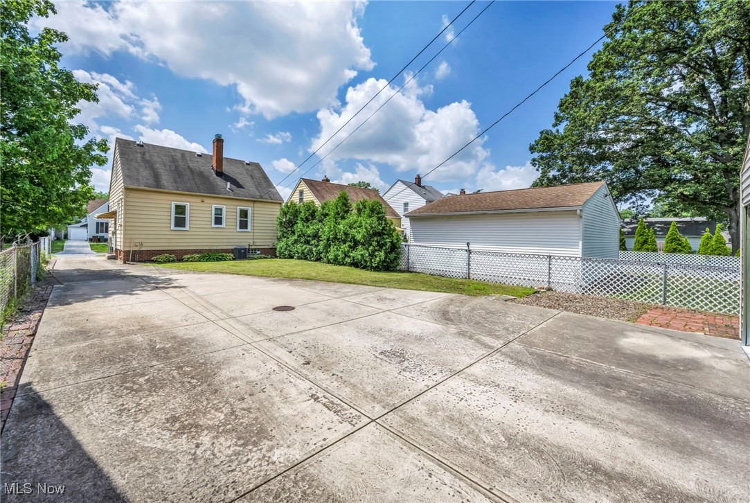 Parma, Ohio 44134, United States, 3 Bedrooms Bedrooms, ,2 BathroomsBathrooms,Residential,Pending,160062