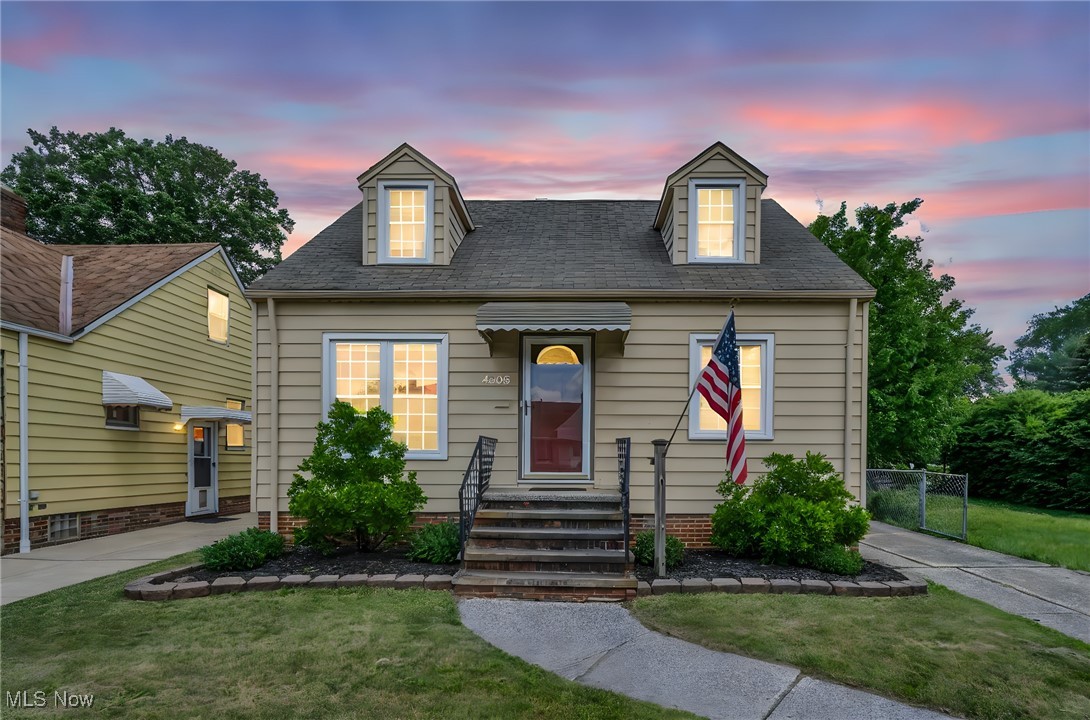 Parma, Ohio 44134, United States, 3 Bedrooms Bedrooms, ,2 BathroomsBathrooms,Residential,Pending,160062