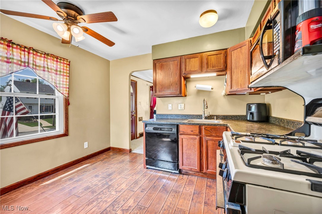 Parma, Ohio 44134, United States, 3 Bedrooms Bedrooms, ,2 BathroomsBathrooms,Residential,Pending,160062