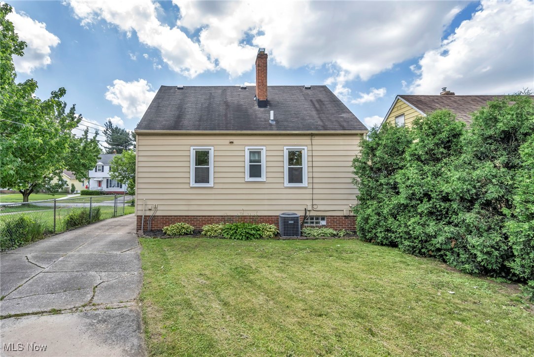 Parma, Ohio 44134, United States, 3 Bedrooms Bedrooms, ,2 BathroomsBathrooms,Residential,Pending,160062