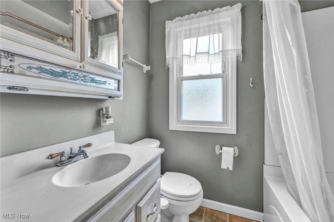 Parma, Ohio 44134, United States, 3 Bedrooms Bedrooms, ,2 BathroomsBathrooms,Residential,Pending,160062