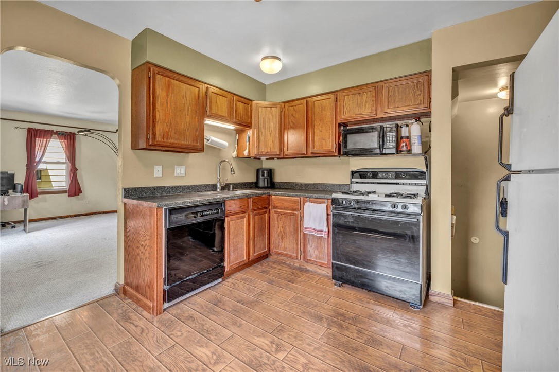 Parma, Ohio 44134, United States, 3 Bedrooms Bedrooms, ,2 BathroomsBathrooms,Residential,Pending,160062