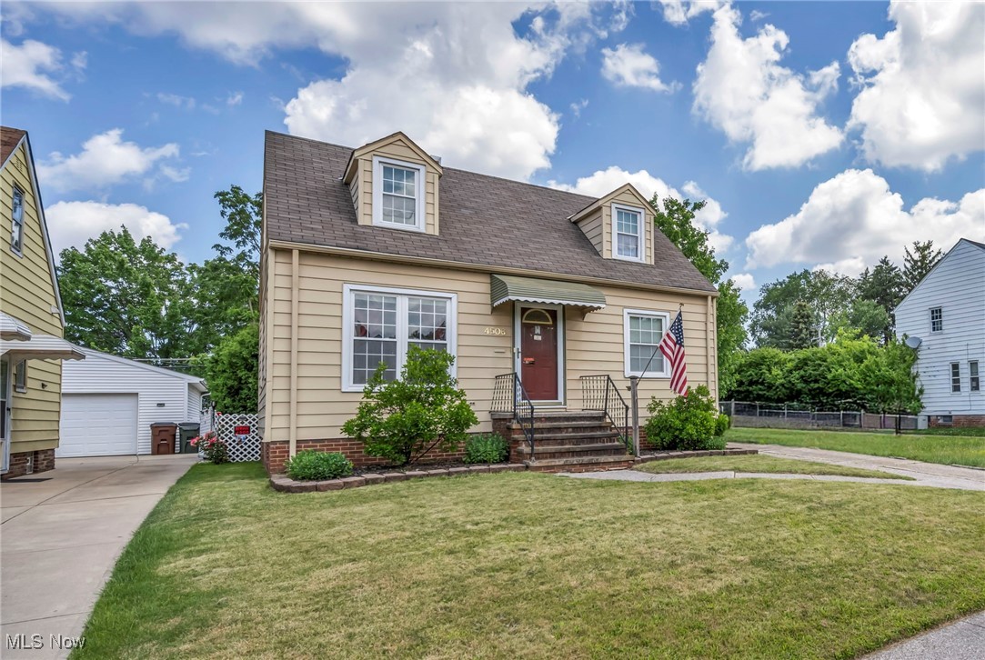 Parma, Ohio 44134, United States, 3 Bedrooms Bedrooms, ,2 BathroomsBathrooms,Residential,Pending,160062