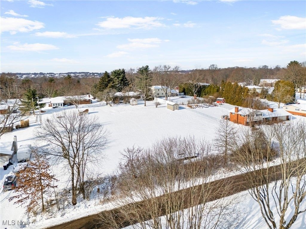 Photo of E Wadora Circle NW, North Canton, OH 44720 (MLS # 5177435)