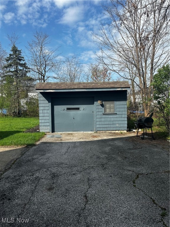 1670 Hillandale Drive, Euclid, Ohio image 3