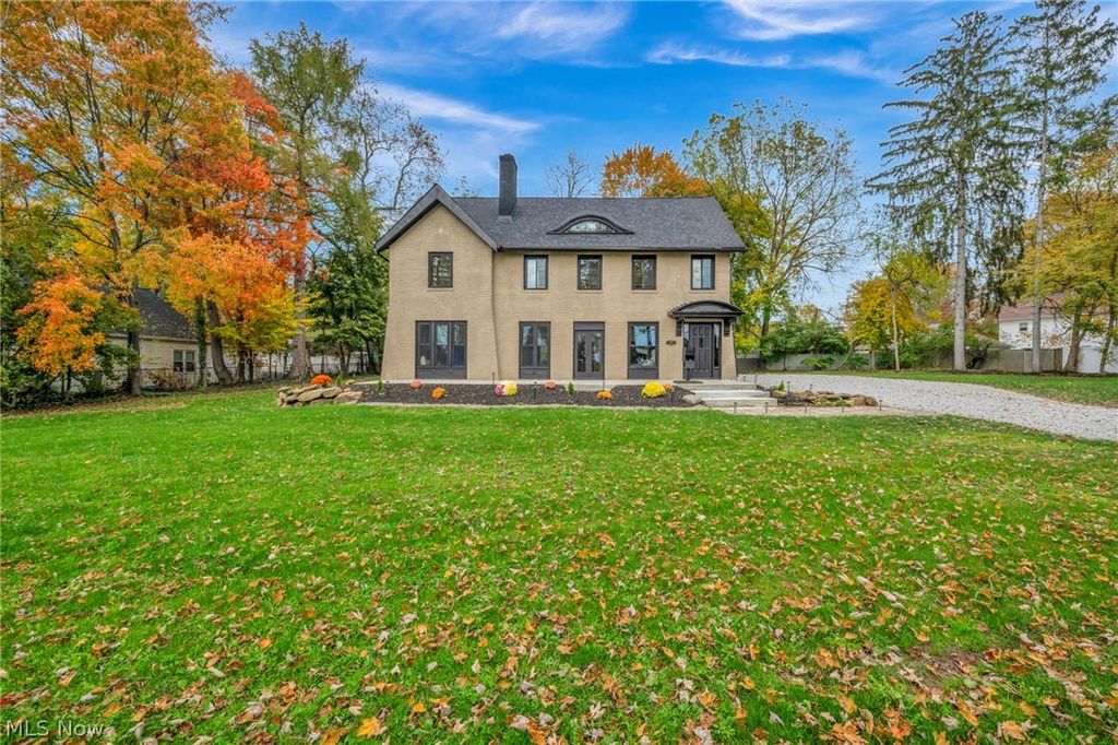 Photo of 1555 W Market Street, Akron, OH 44313 (MLS # 5190794)