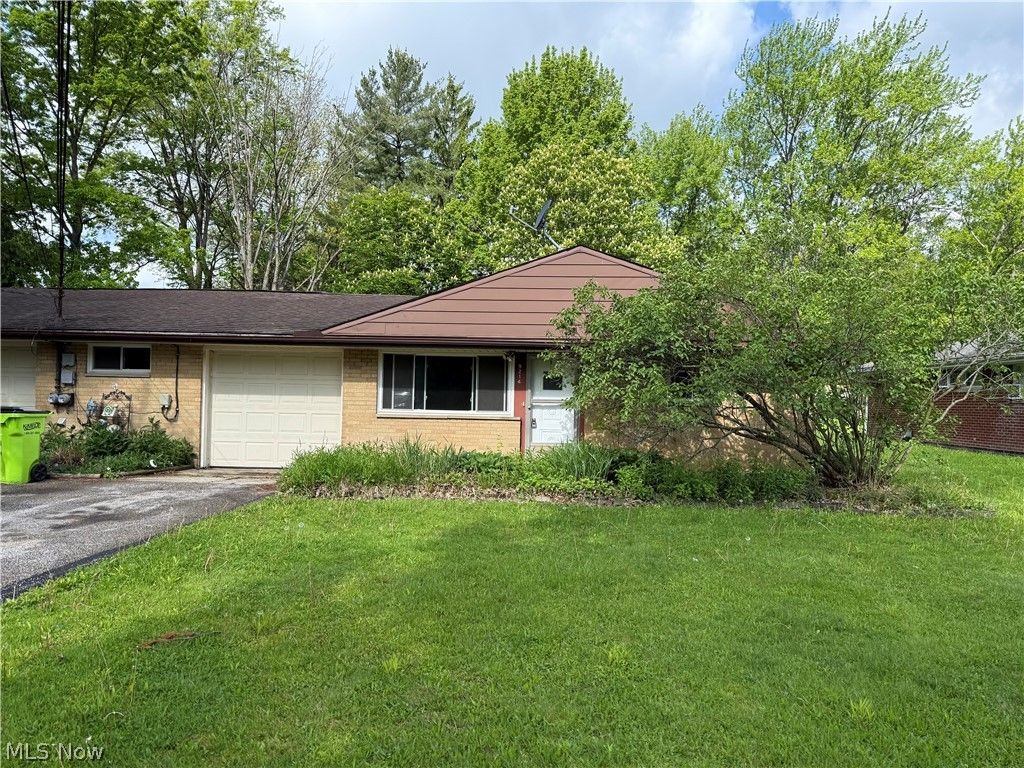 Photo of 9214 Blueberry Lane, Macedonia, OH 44056 (MLS # 5211151)
