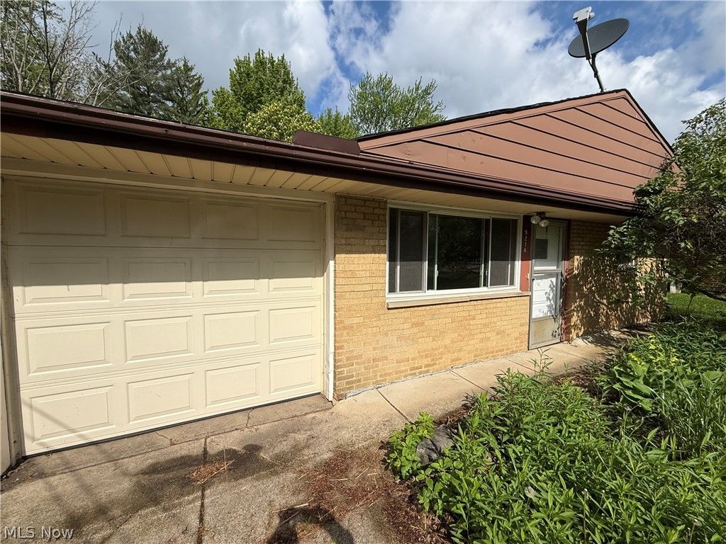 Photo of 9214 Blueberry Lane, Macedonia, OH 44056 (MLS # 5211151)
