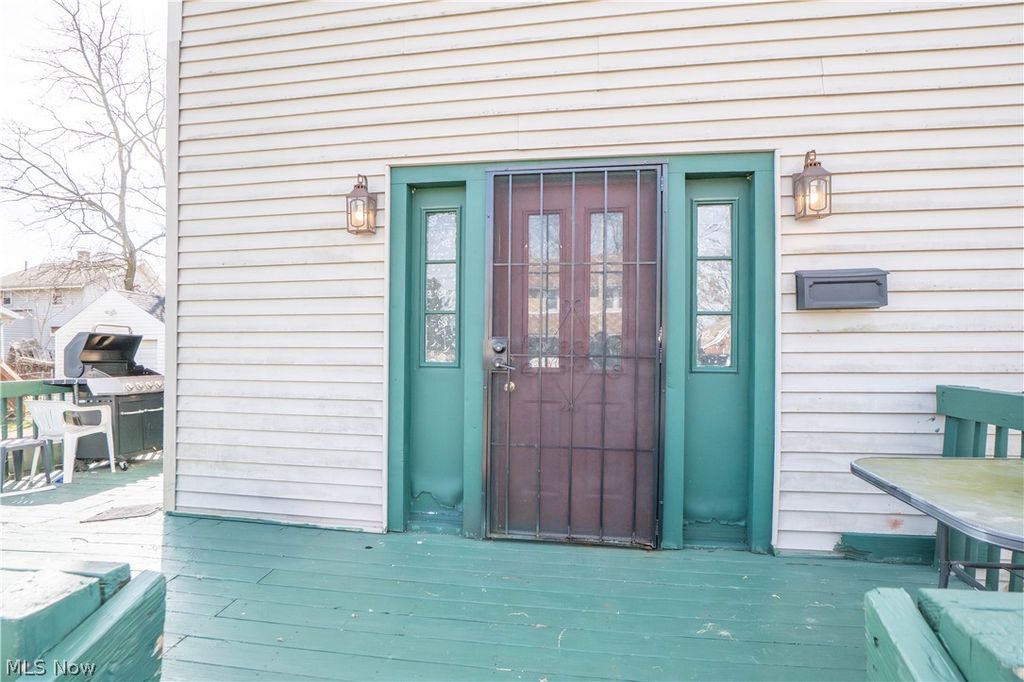 Photo of 2202 5th Street NE, Canton, OH 44704 (MLS # 5196654)