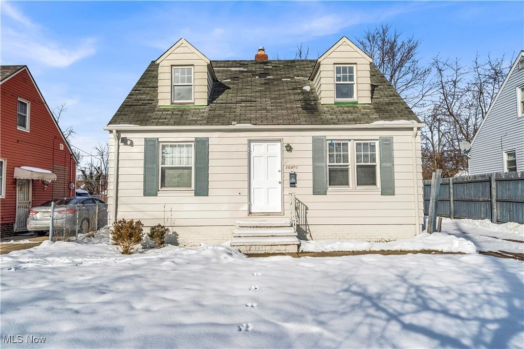 Photo of 16401 N Lotus Drive, Cleveland, OH 44128 (MLS # 5176365)